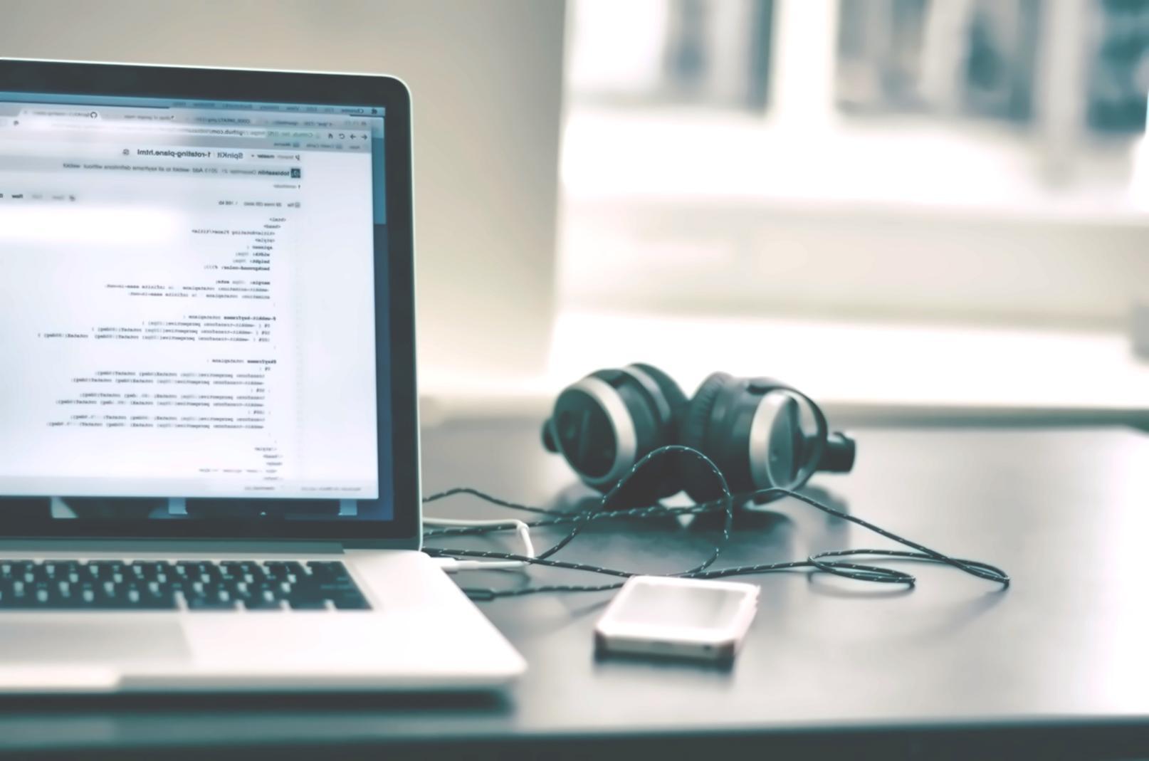 Studenten werken aan social casino ontwikkeling projecten